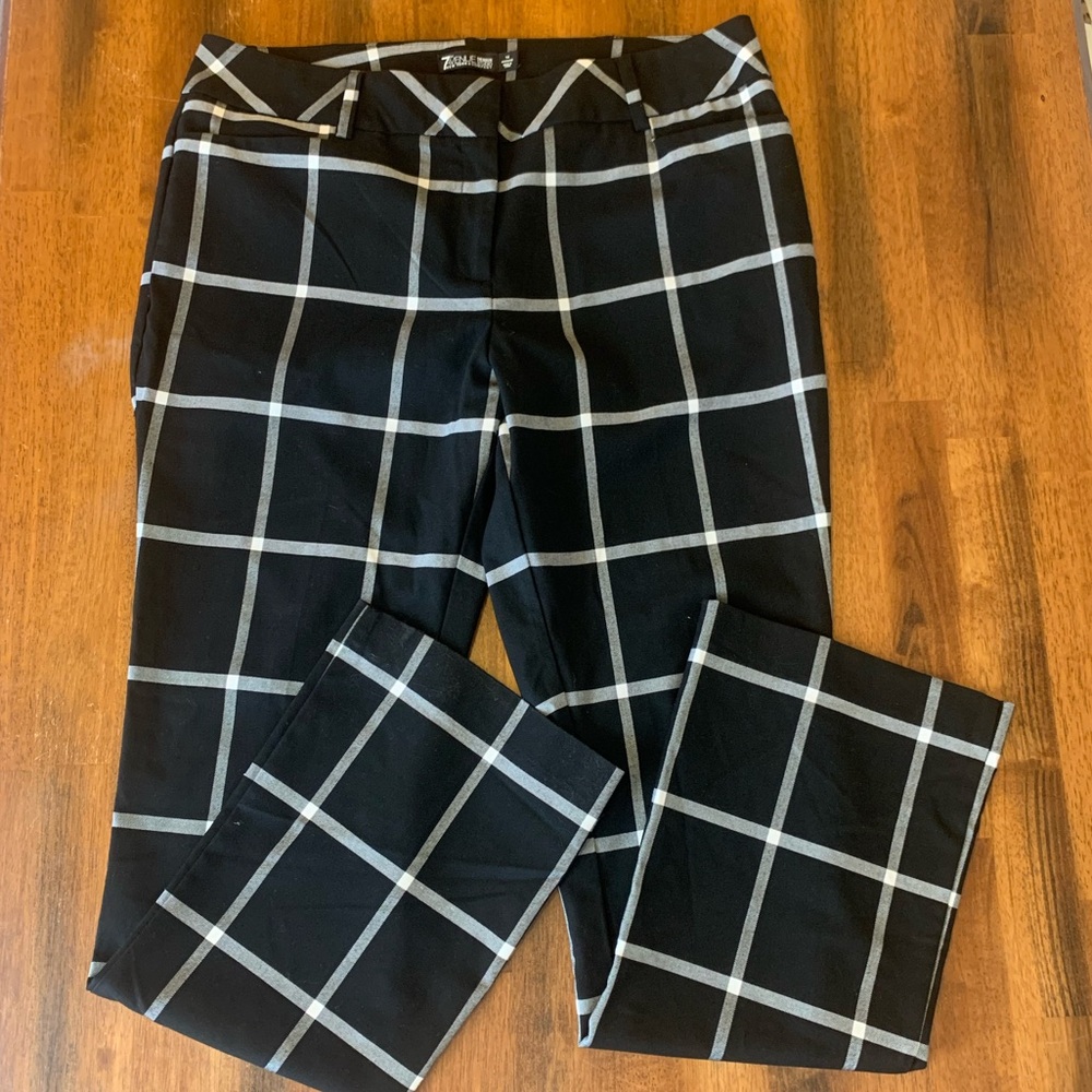 7th Avenue NY&Co. Pants 14 Average Black and White Plaid Slacks Pockets